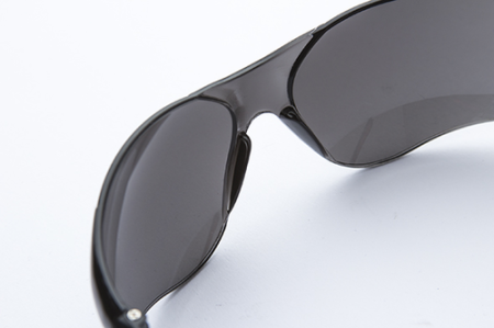 COVERGUARD PHI, ochelari de protecție din policarbonat, lentilă incoloră sau fumurie, tratament anti-zgâriere (K), design sportiv cu punte nazală anti-alunecare [3]