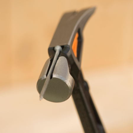 FISKARS ISOCORE, Ciocan universal cu suprafață magnetică pentru cuie [5]