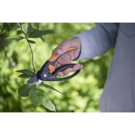 FISKARS P44, Foarfecă de grădină cu gardă de protecție, 265 mm [1]