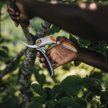 FISKARS PLUS P531, Foarfecă de grădină metalică cu tăiere pas cu pas [3]