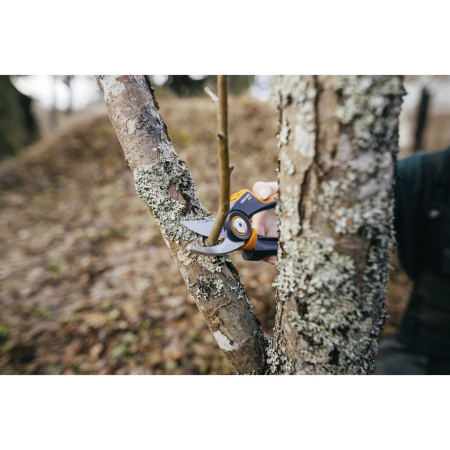 FISKARS POWERGEAR X, Foarfecă de grădină cu tăiere pas cu pas [1]