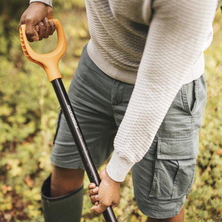 FISKARS SOLID, Lopată metalică cu mâner în formă de D [3]