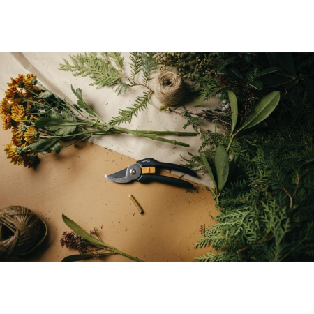 FISKARS SOLID P121, Foarfecă de grădină cu tăiere pas cu pas [3]