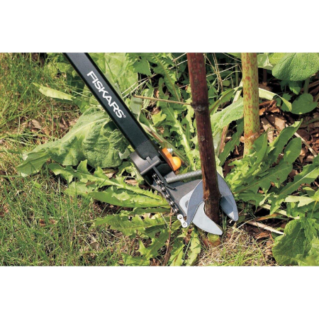 FISKARS UP84, Foarfecă pentru pomi cu tijă, înălțime de lucru 4 m [2]