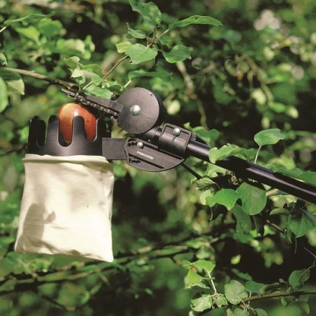 FISKARS UP84, Foarfecă pentru pomi cu tijă, înălțime de lucru 4 m [4]