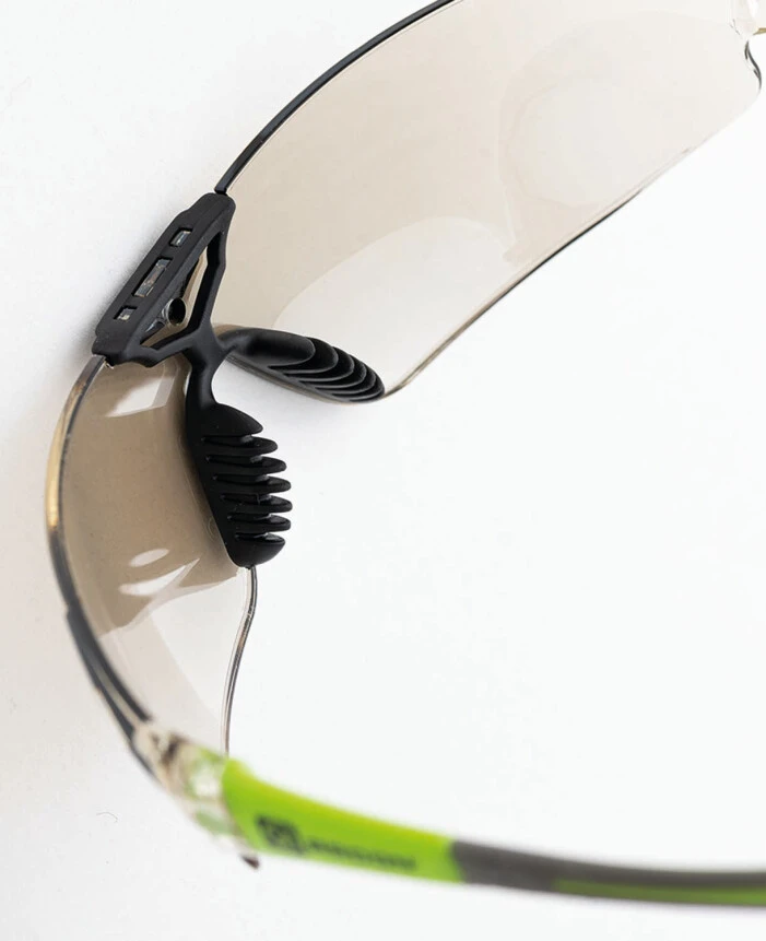 M4300, Ochelari de protecție cu lentilă fotocromatică Indoor/Outdoor din policarbonat, filtru UV, tratament anti-aburire, tratament anti-zgâriere [1]