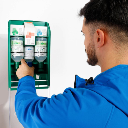QUICKSAFE COMPLETE, Stație de prim ajutor completă montabilă pe perete [1]