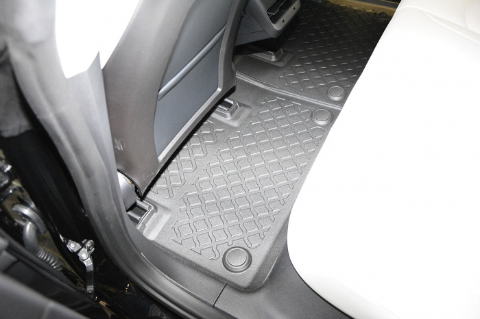 Covorase tip tavita Tesla Model 3, caroserie Sedan, fabricatie 07.2017 - prezent #1 [9]