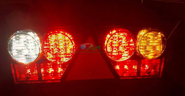 Lampa spate Schimtz LED pe 24V tip Europoint2 (42.5x15) [11]