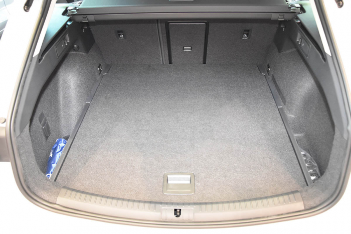 Tavita de portbagaj Seat Leon IV MHEV, caroserie Combi, fabricatie 2020 - prezent, portbagaj superior #2 [10]