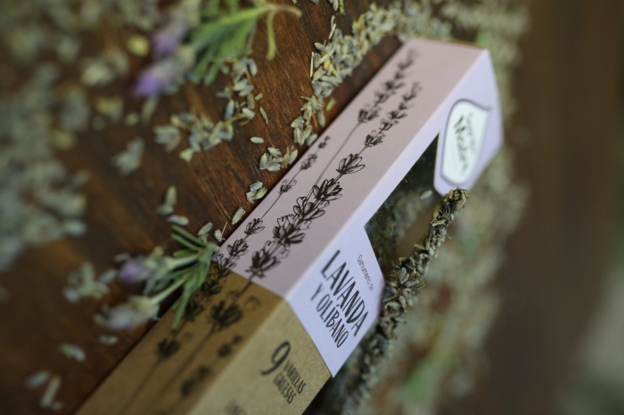 Bețișoare Parfumate Luxury Sagrada Madre Colecția Linea Hierbas – Lavender Flowers and Olibanum [6]