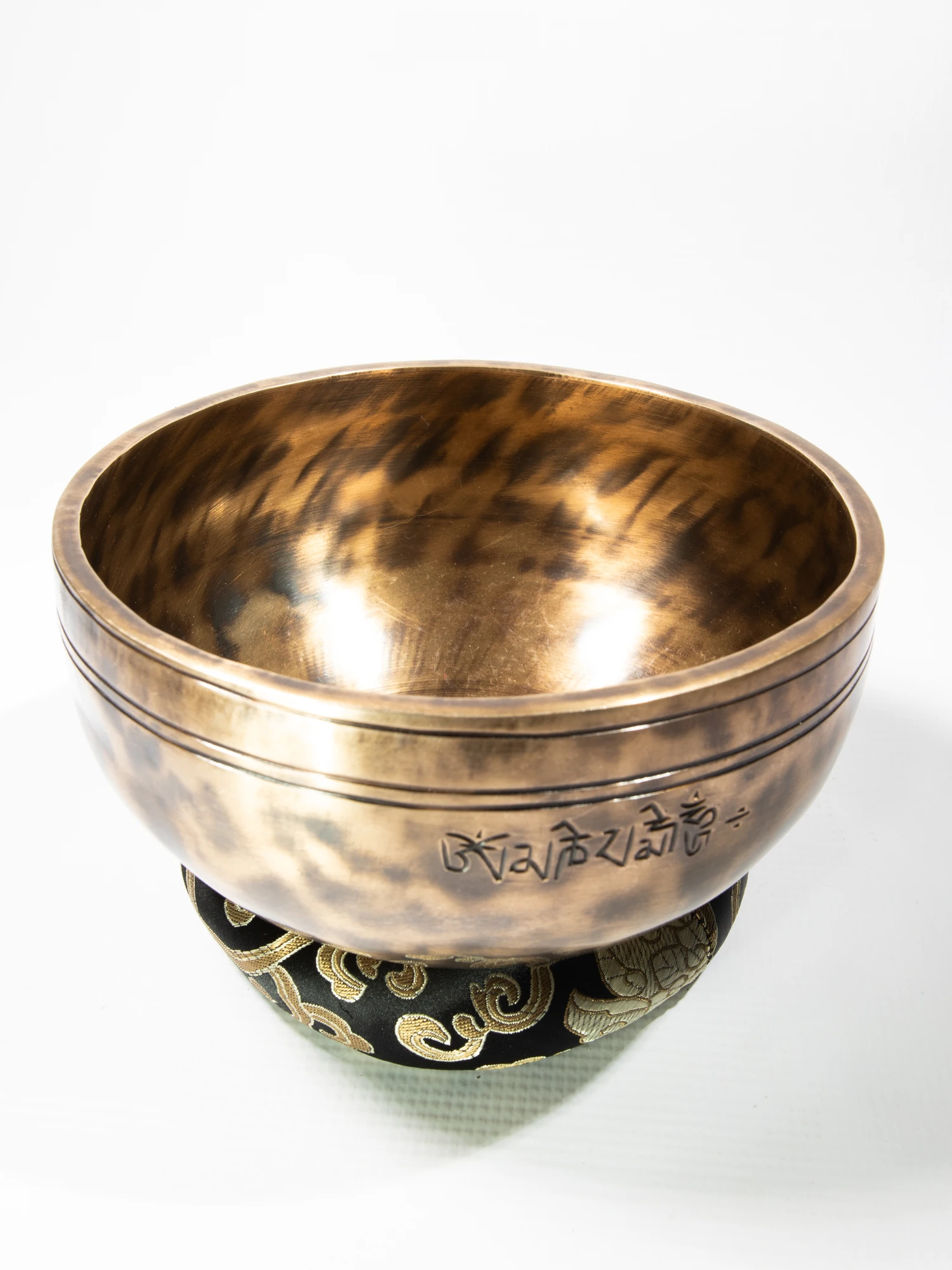 Singing Bowl Tibetan Autentic Forjat manual - Jhumka Full Moon, 17 - 18 cm, 1,132 kg [2]