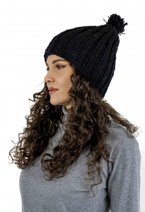 Căciulă călduroasă din lână căptușită cu polar într-o culoare - Negru [1]