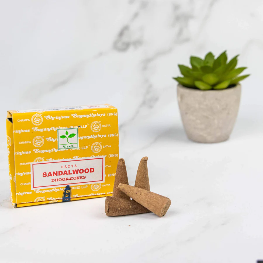 Conuri Parfumate „Fum Curgător” – Satya Sandalwood [1]