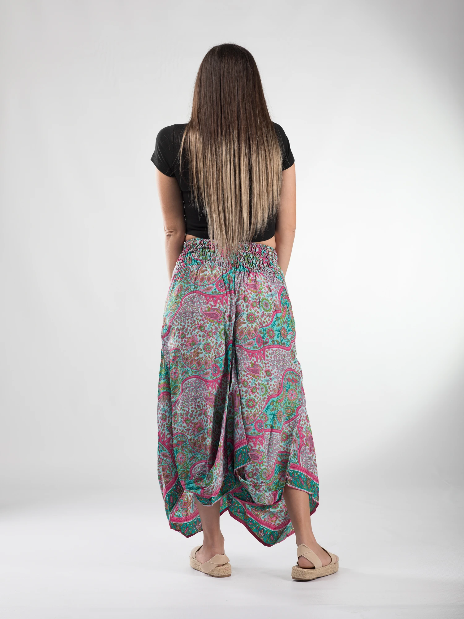 Fusta asimetrica din material fluid cu print floral - Model 66 [4]