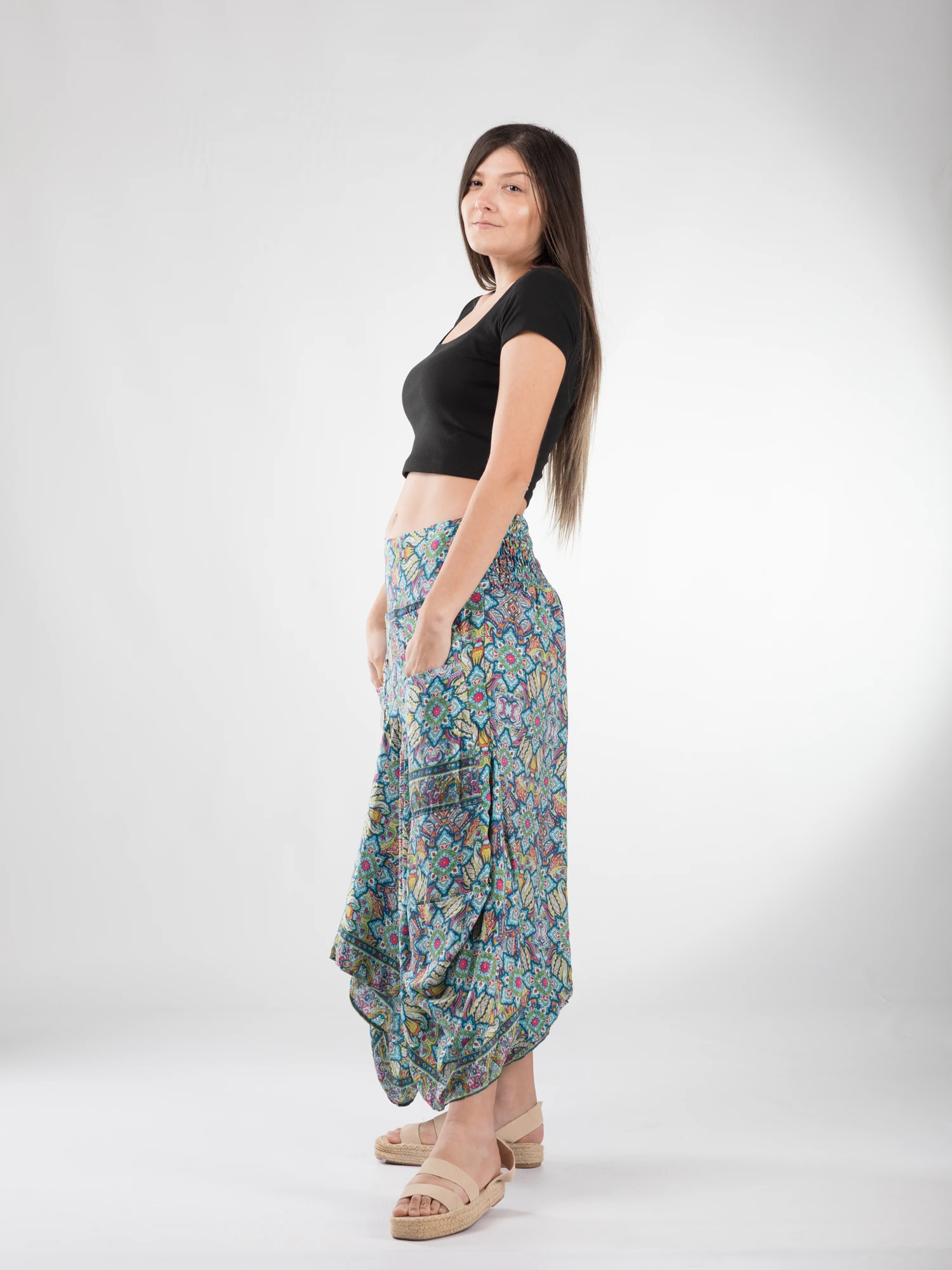Fusta asimetrica din material fluid cu print floral - Model 67 [3]