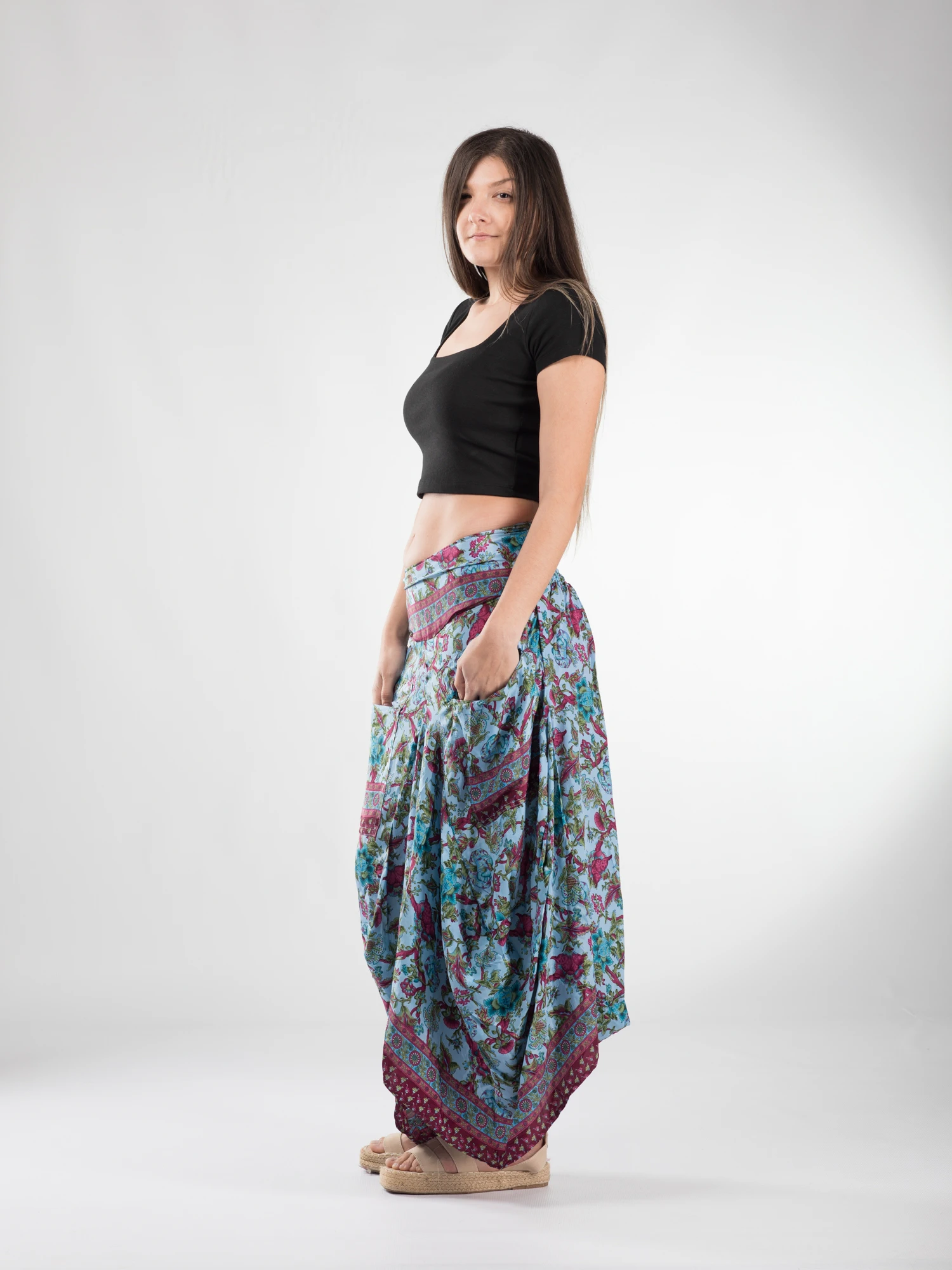 Fusta asimetrica din material fluid cu print floral - Model 69 [4]