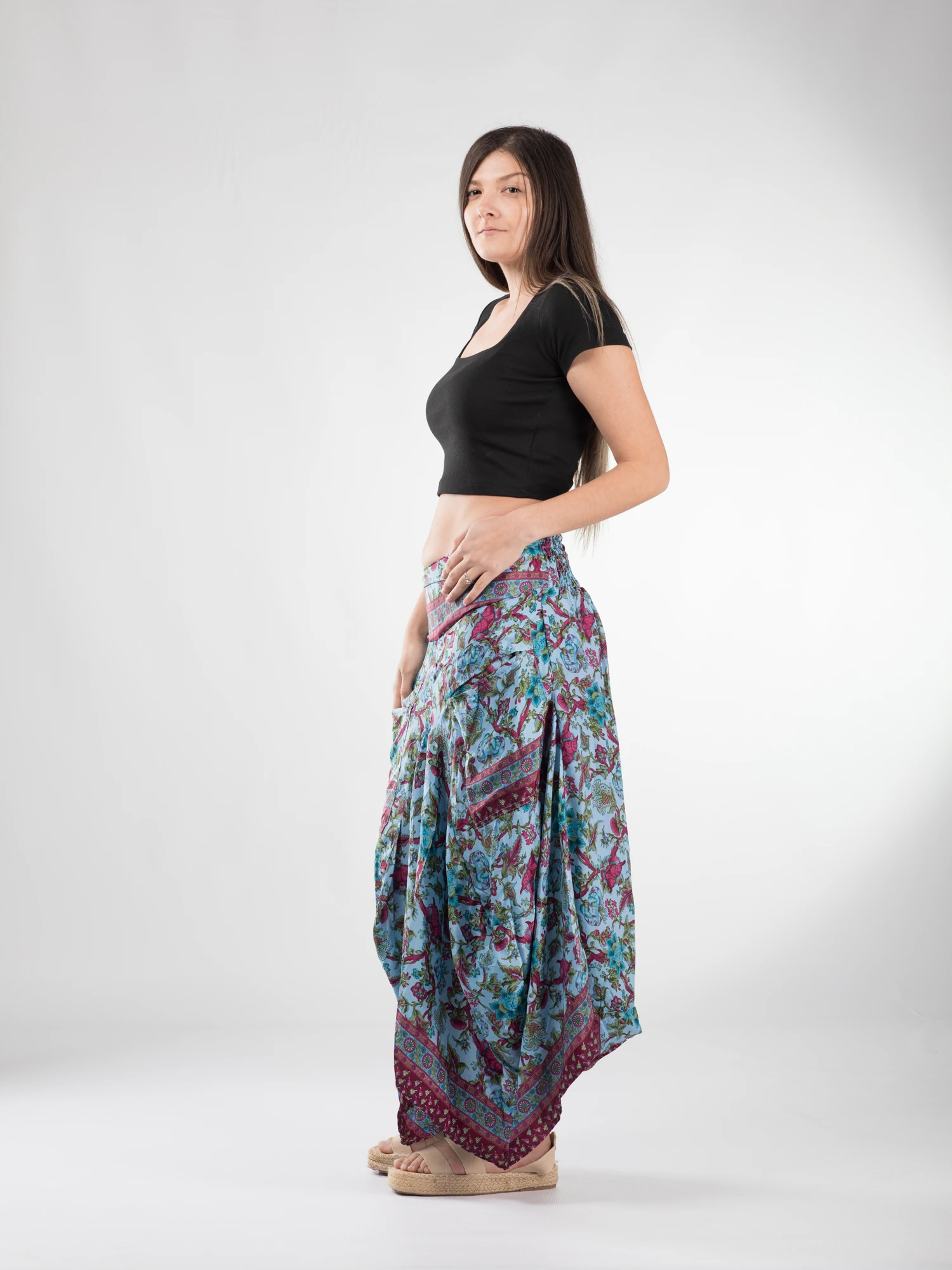Fusta asimetrica din material fluid cu print floral - Model 69 [3]