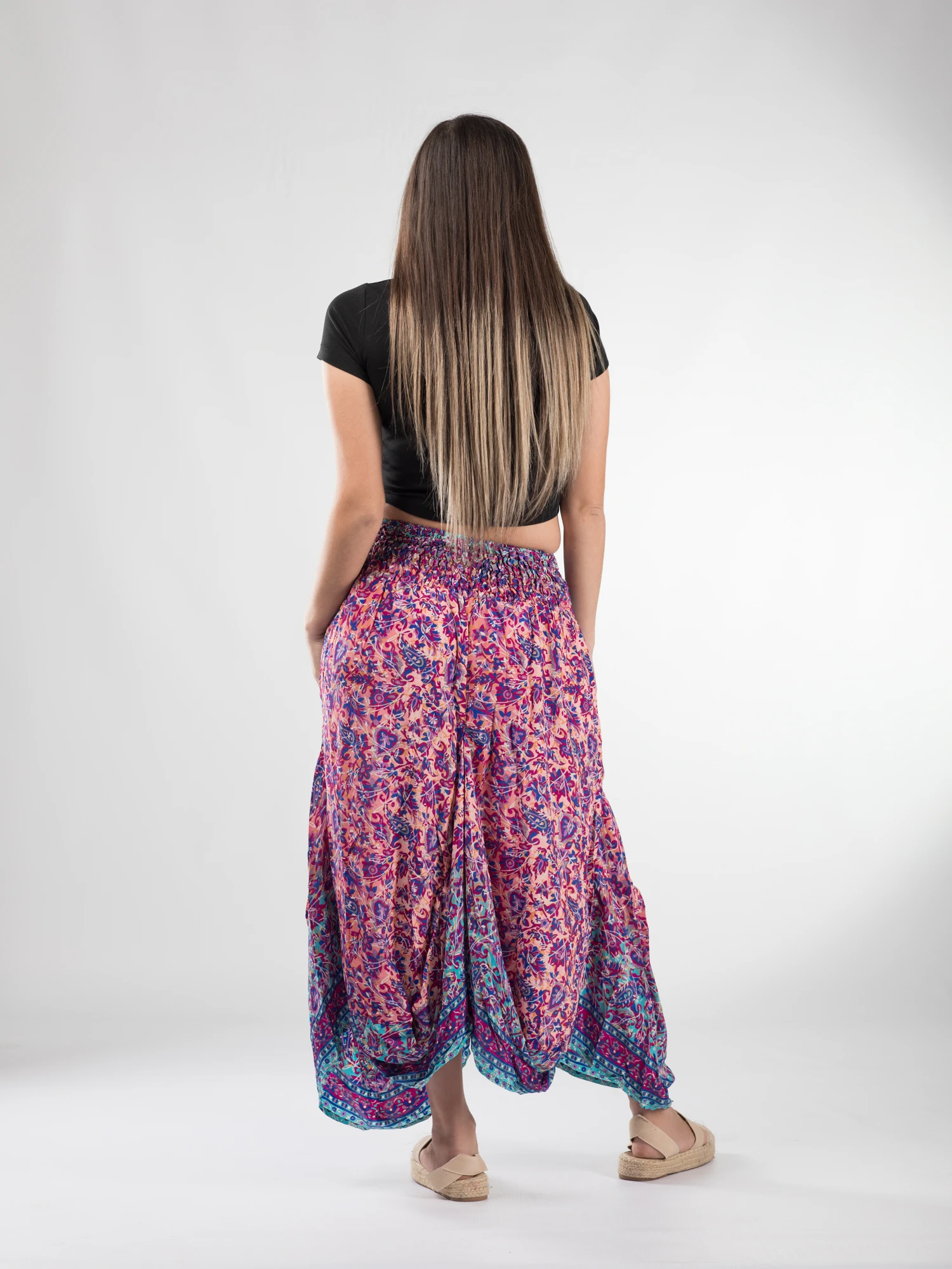 Fusta asimetrica din material fluid cu print floral - Model 69 [4]
