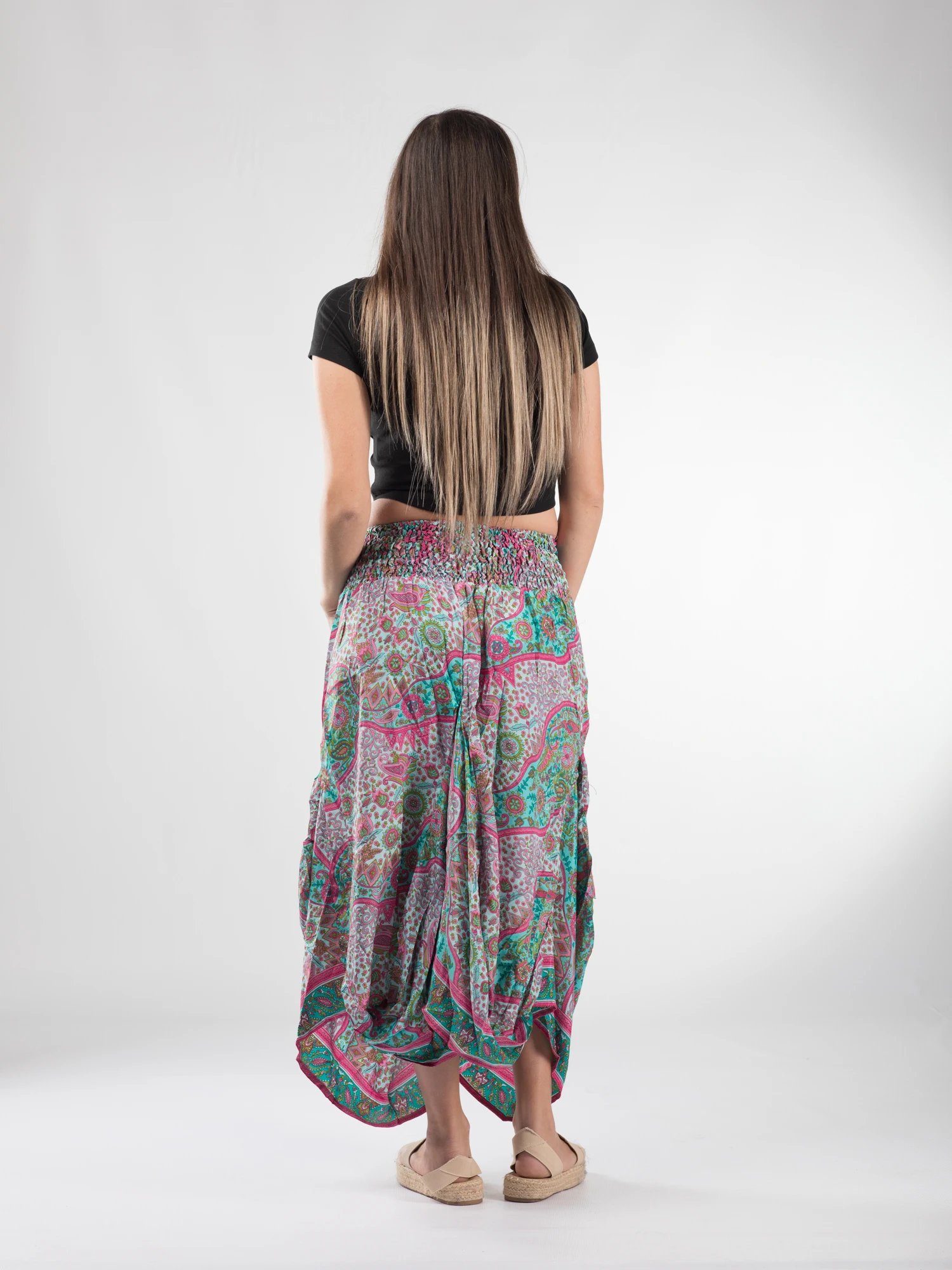 Fusta asimetrica din material fluid cu print floral - Model 71 [4]