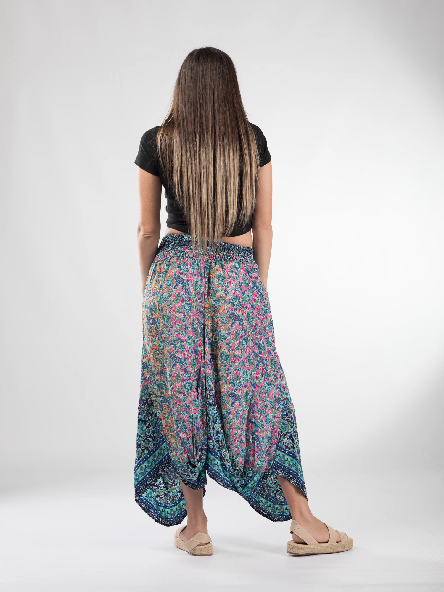 Fusta asimetrica din material fluid cu print floral - Model 72 [4]