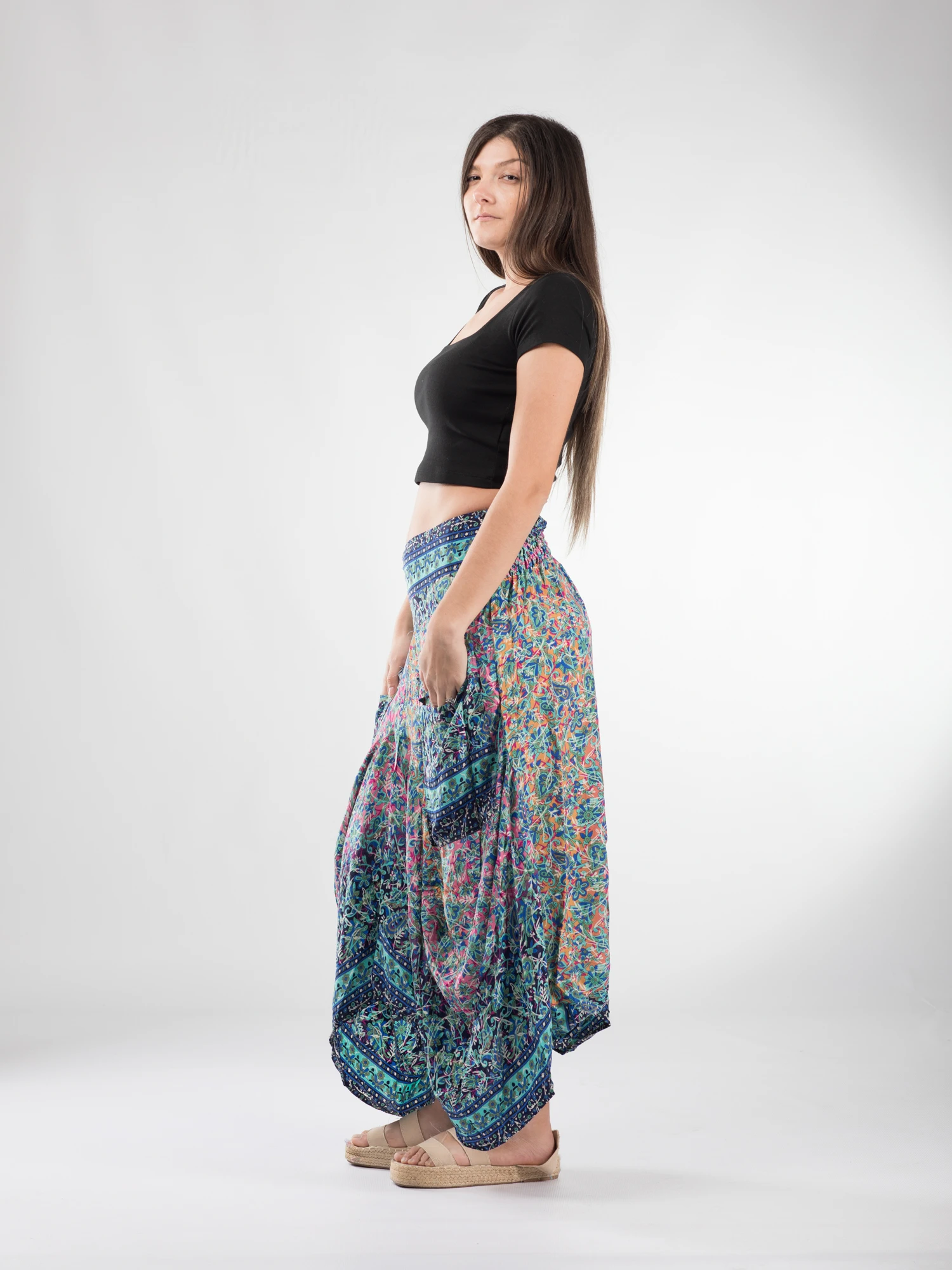 Fusta asimetrica din material fluid cu print floral - Model 72 [3]