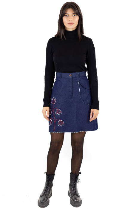 Fusta denim cu motive florale [2]