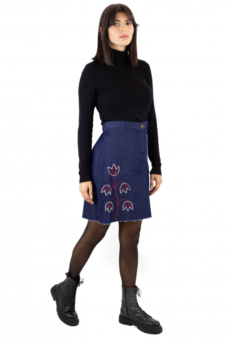 Fusta denim cu motive florale [6]