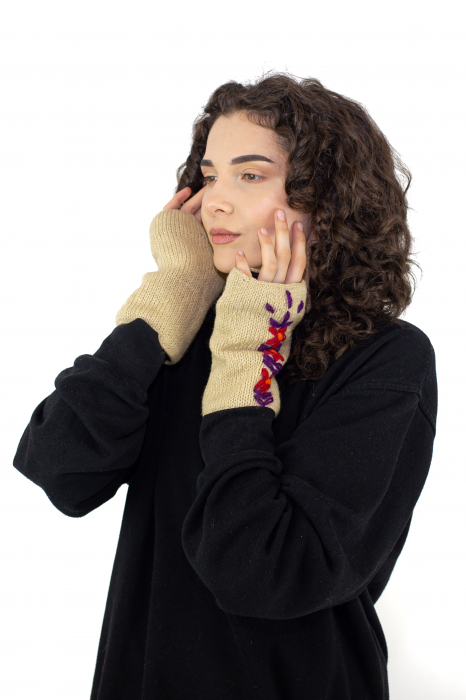 Hand warmers fara deget cu broderie florala rosie - Bej [2]