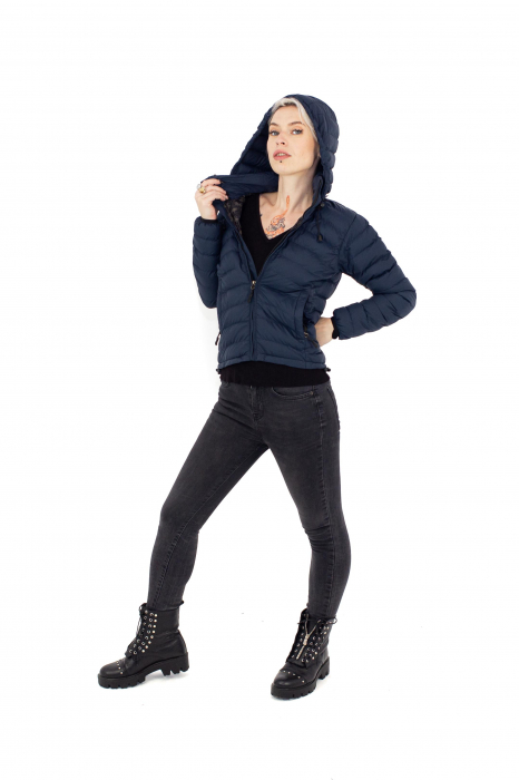 Jacheta scurta cu umplutura din tesatura reciclata – Bleumarin [5]