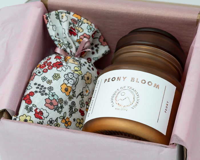 Lumanare parfumata cu miros de Peony Bloom [3]