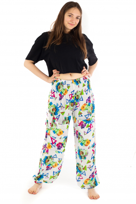 Pantaloni cu banda elastica si motive geometrice [2]