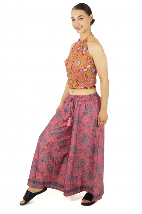 Pantaloni cu croi lejer din material fluid si fir auriu - Model 12 [3]