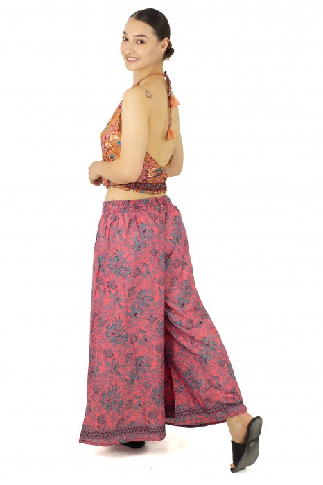 Pantaloni cu croi lejer din material fluid si fir auriu - Model 12 [6]