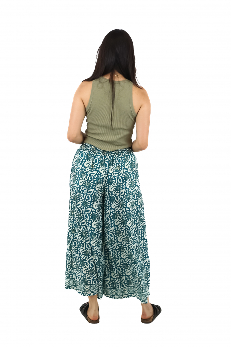 Pantaloni cu croi lejer din material fluid si fir auriu - Model 12 [5]