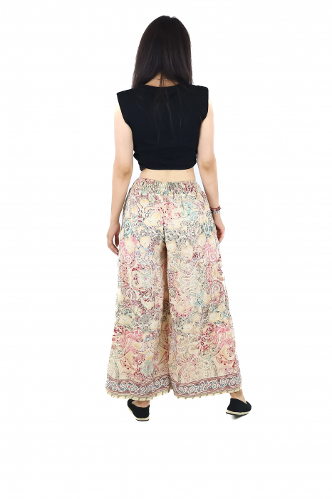 Pantaloni cu croi lejer din material fluid si fir auriu - Model 14 [5]