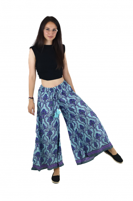 Pantaloni cu croi lejer din material fluid si fir auriu - Model 16 [4]