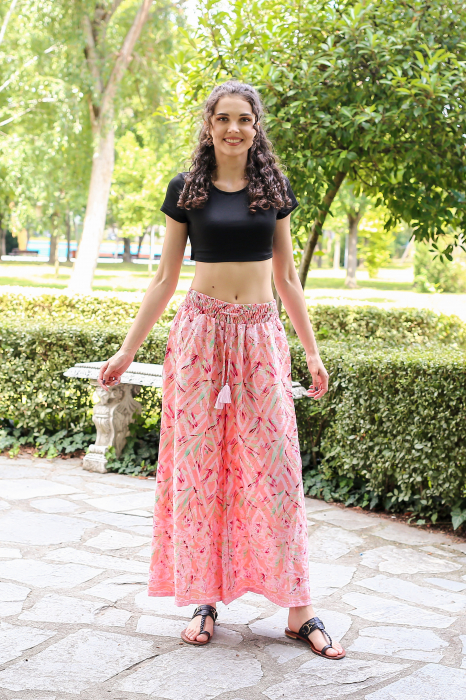 Pantaloni cu croi lejer din material fluid si fir auriu - Model 21 [2]