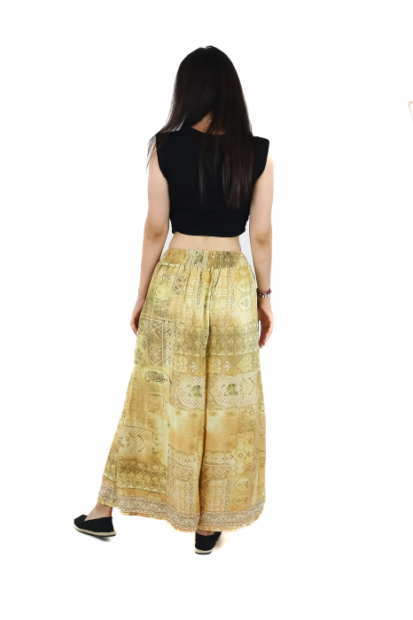 Pantaloni cu croi lejer din material fluid si fir auriu - Model 23 [5]