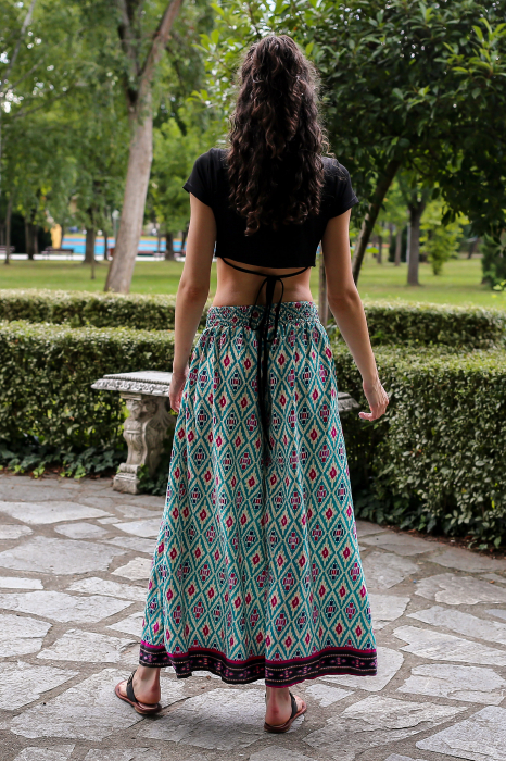 Pantaloni cu croi lejer din material fluid si fir auriu - Model 26 [4]