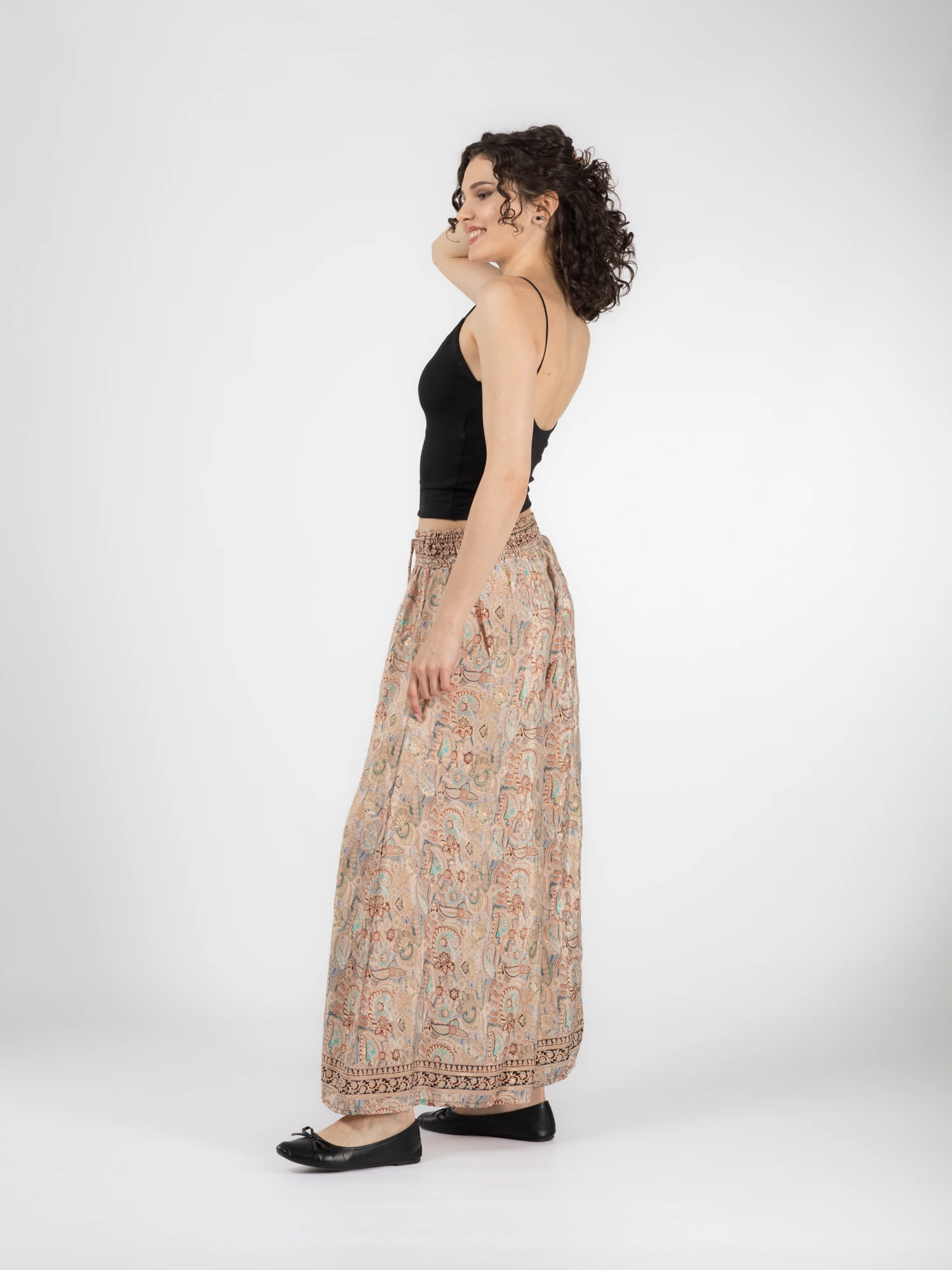 Pantaloni cu croi lejer din material fluid și fir auriu - Model 29 [3]