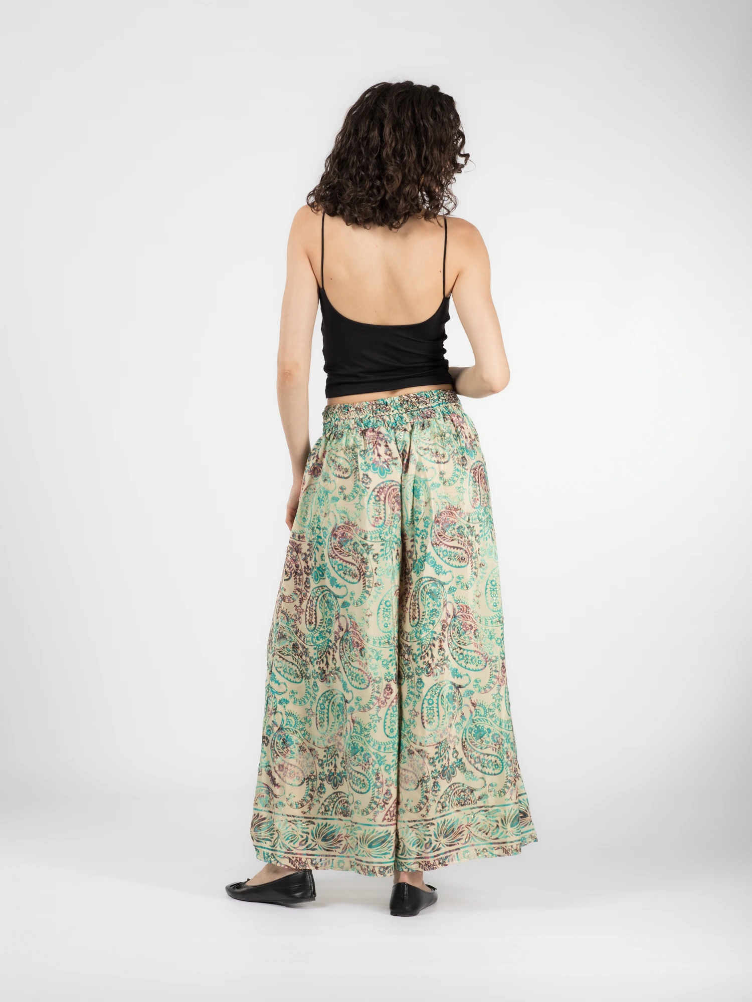 Pantaloni cu croi lejer din material fluid și fir auriu - Model 30 [4]