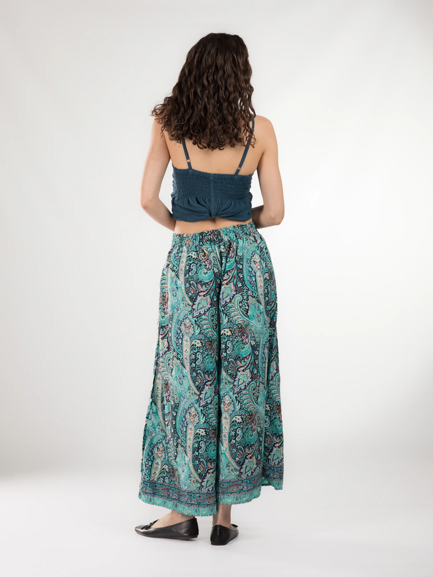 Pantaloni cu croi lejer din material fluid și fir auriu - Model 38 [4]