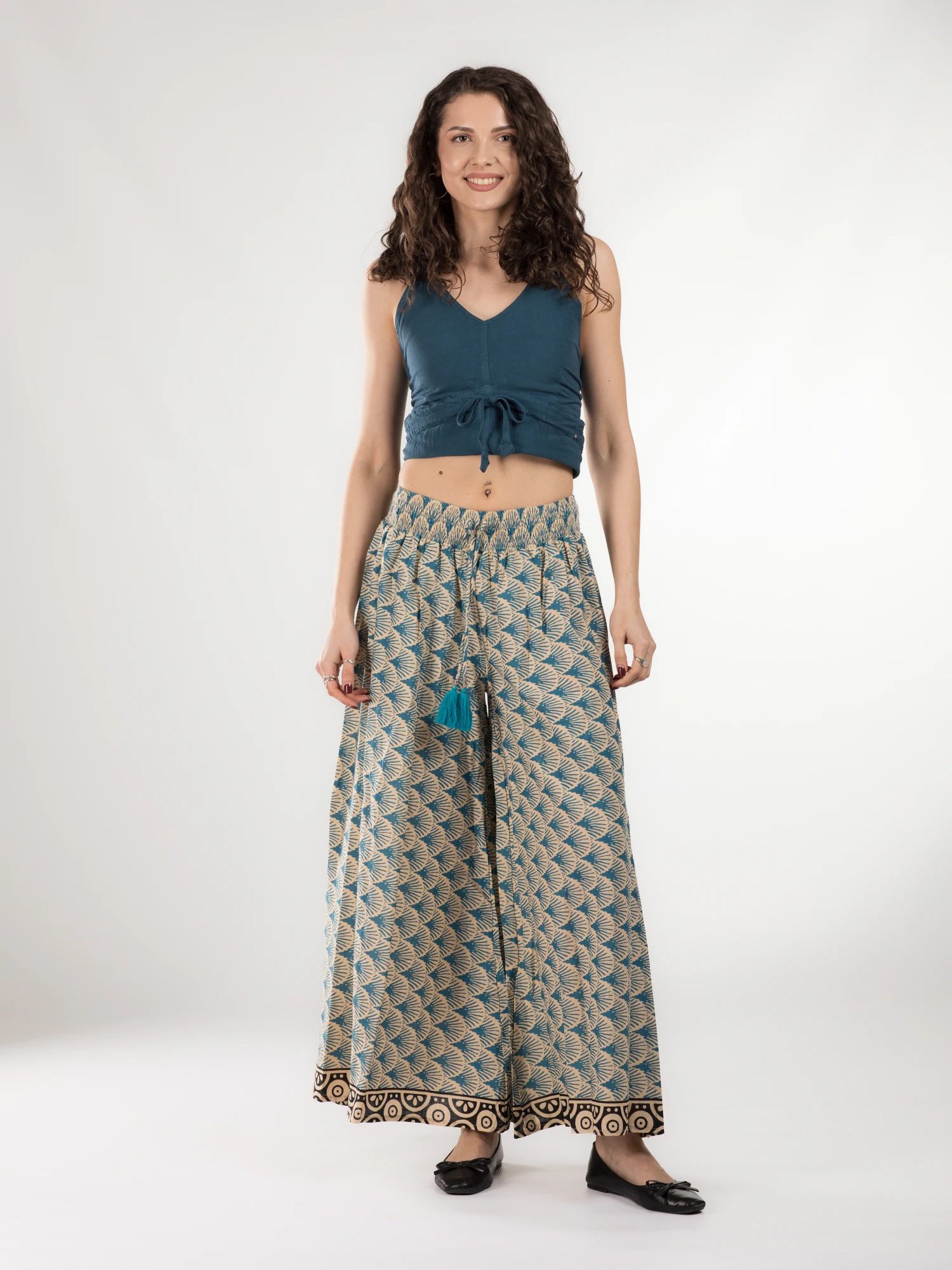 Pantaloni din bumbac evazati cu elastic si snur in talie - Model 18 [2]