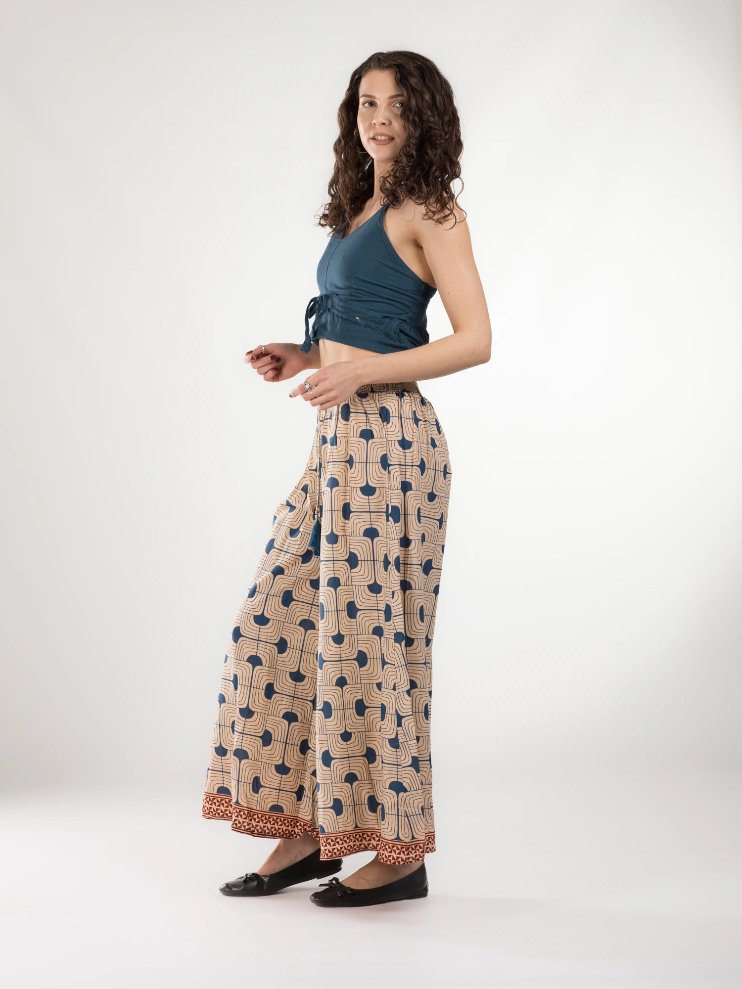 Pantaloni din bumbac evazati cu elastic si snur in talie - Model 21 [3]