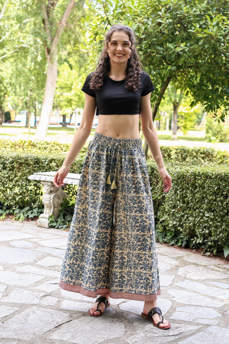 Pantaloni din bumbac evazati cu elastic si snur in talie - Model 5 [2]