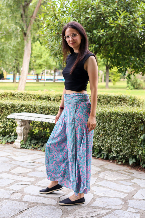 Pantaloni din material fluid petrecuti cu print floral - Model 16 [3]