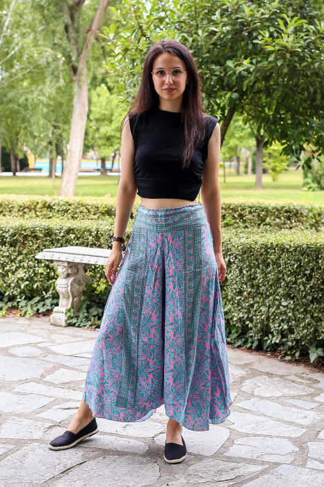 Pantaloni din material fluid petrecuti cu print floral - Model 16 [2]