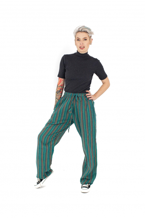 Pantaloni drepti in dungi cu buzunar la spate [5]