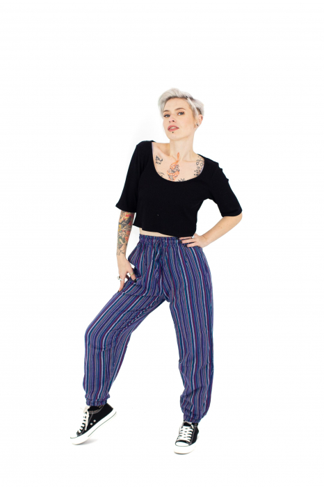 Pantaloni drepti in dungi cu buzunar la spate [4]